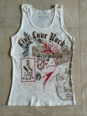 Y2K White Graphic Ribbed Tank Top with Red & Gold Accents